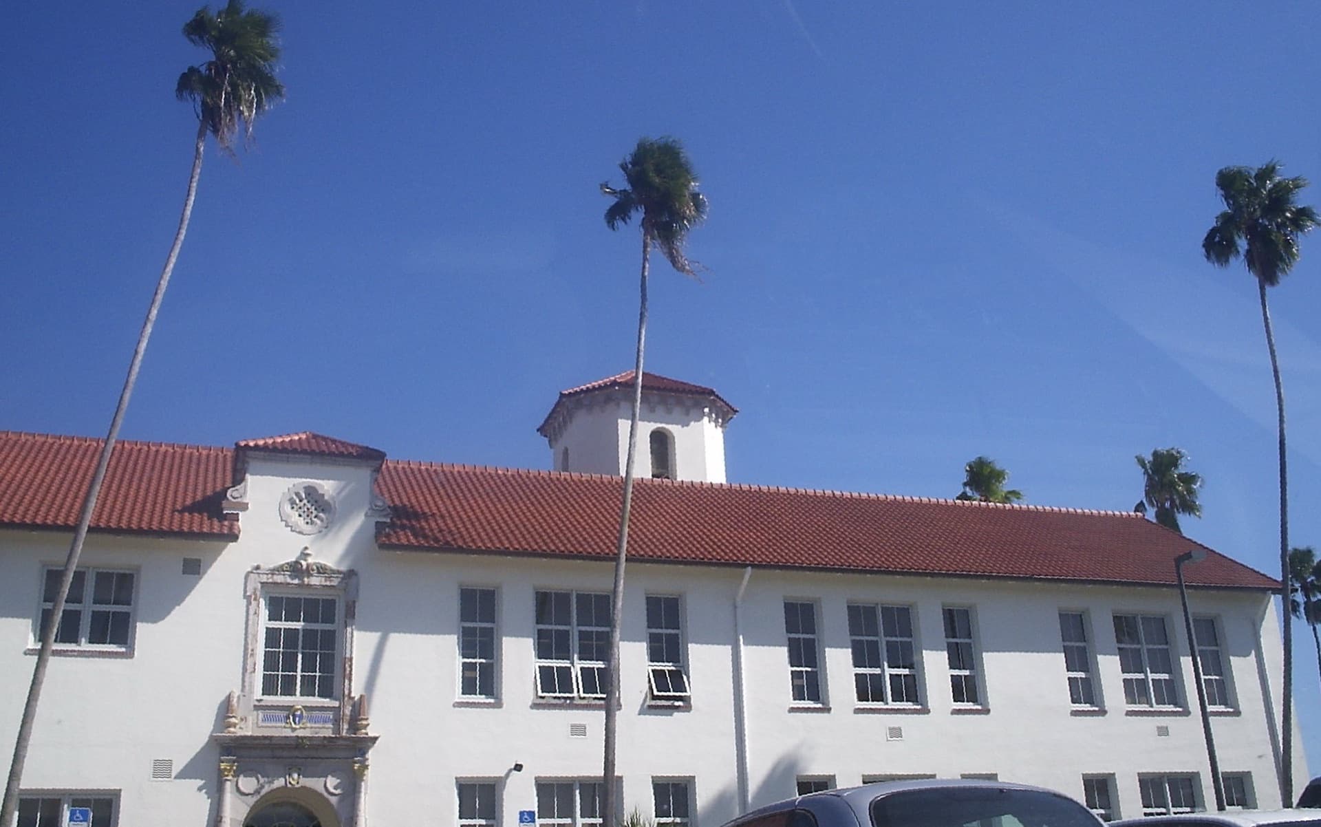 St. Petersburg High School — homes and neighborhoods in the attendance zone